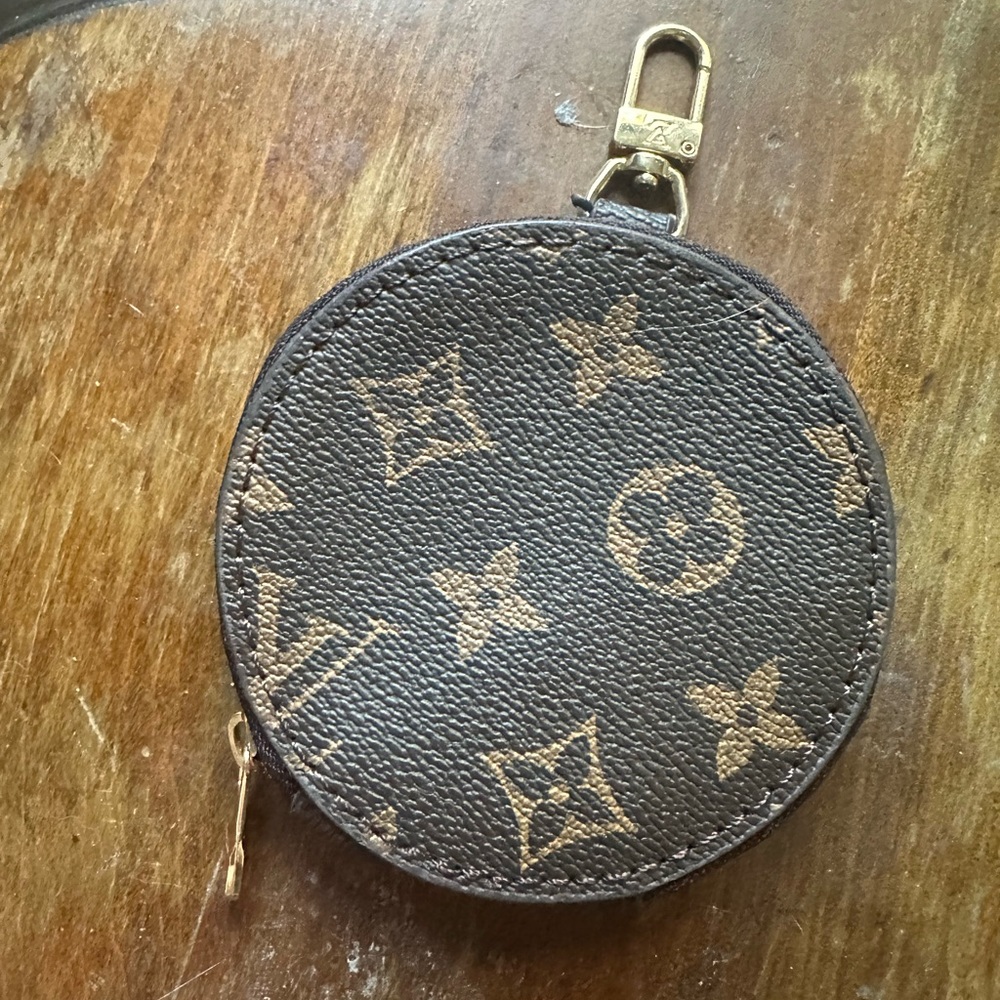 Louis Vuitton Circle Zip Pouch
